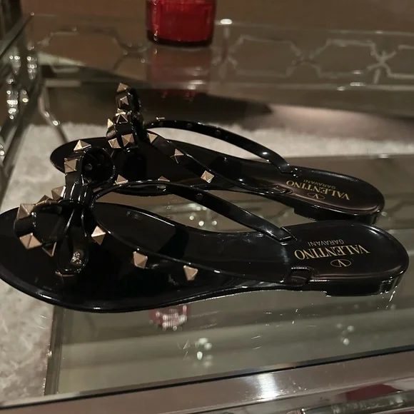 Valentino Rockstud Flat Thong Sandals - Picture 4 of 9